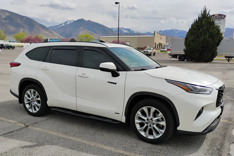 2021 Toyota Highlander Highlander Platinum Limited Hybrid AWD 9