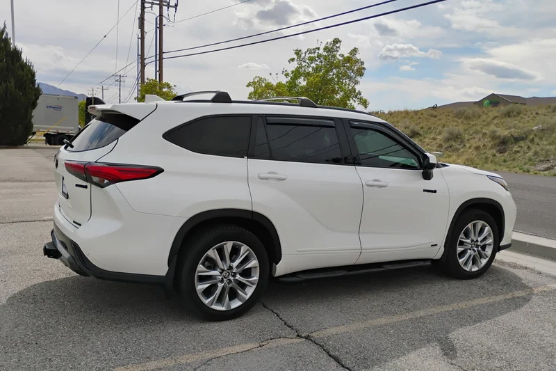 2021 Toyota Highlander Highlander Platinum Limited Hybrid AWD 10