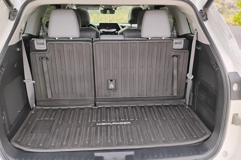 2021 Toyota Highlander Highlander Platinum Limited Hybrid AWD 15