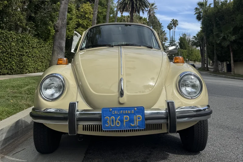 1973 Volkswagen Super Beetle Base 2