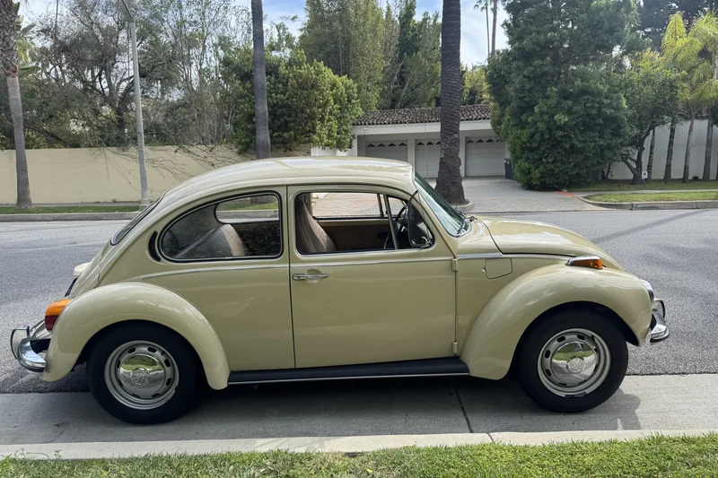 1973 Volkswagen Super Beetle Base 3
