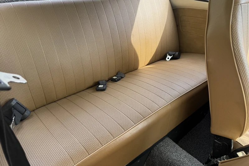 1973 Volkswagen Super Beetle Base 6