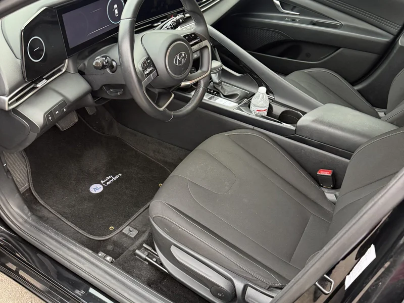 2023 Hyundai Elantra Sel 7
