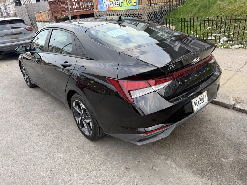 2023 Hyundai Elantra Sel 3
