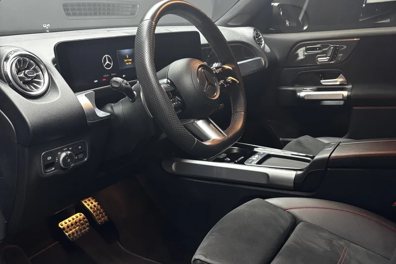 2024 Mercedes-Benz GLB 250 2