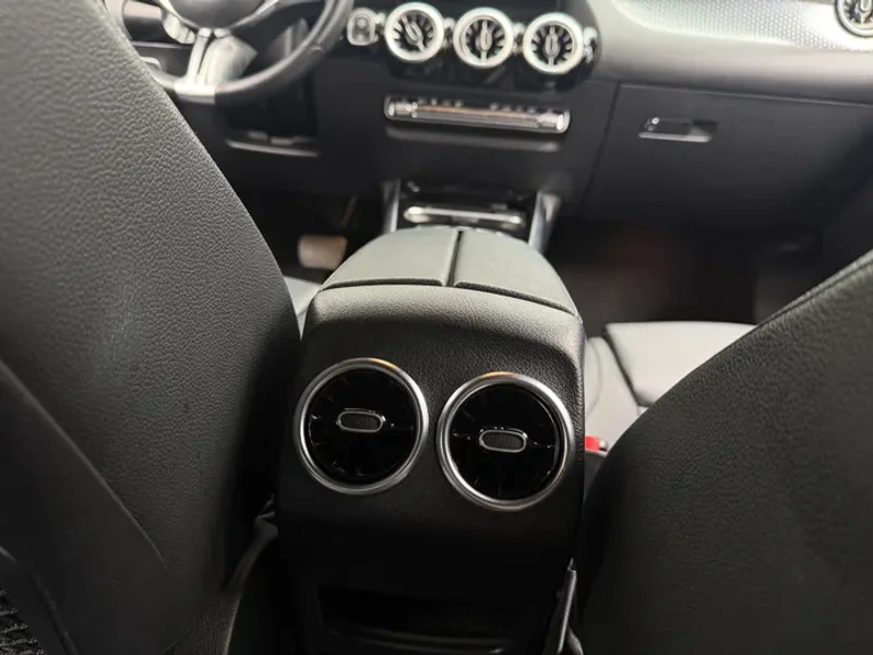 2024 Mercedes-Benz GLA 250 N/A 6