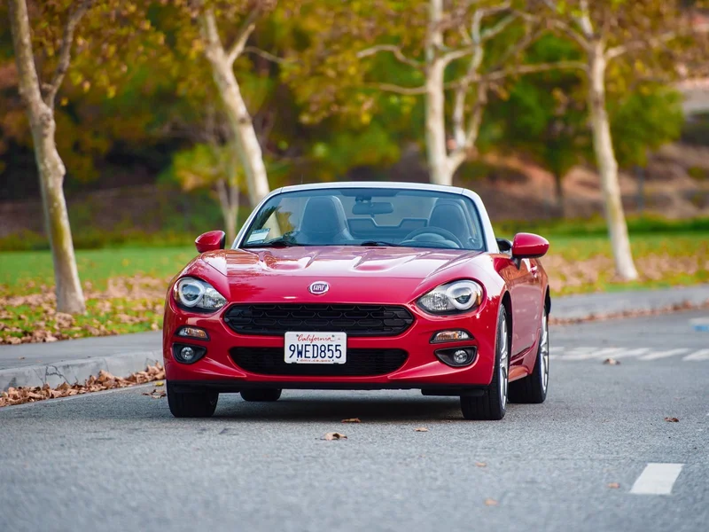 2017 Fiat 124 Spider Lusso 4