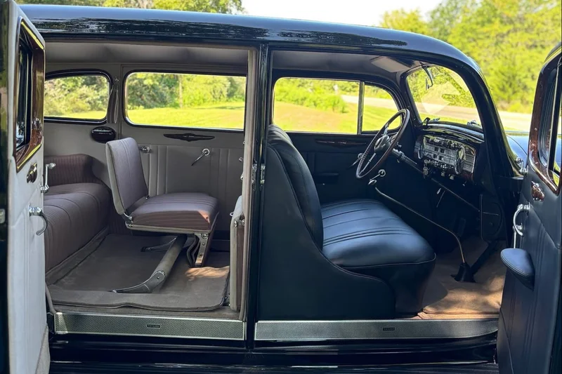 1937 Packard 138CD Limousine 3
