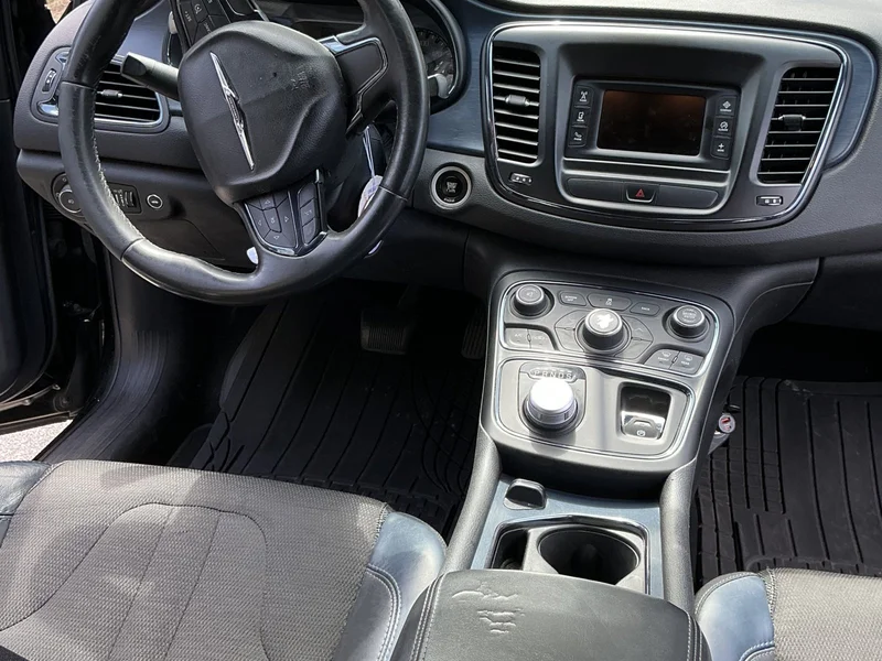 2015 Unknown 200 S Sport 4