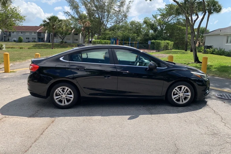 2018 Chevrolet Cruze in West Palm Beach 3