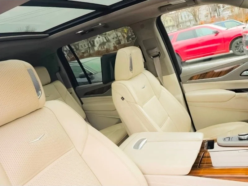 2024 Cadillac Escalade ESV Platinum Luxury 10