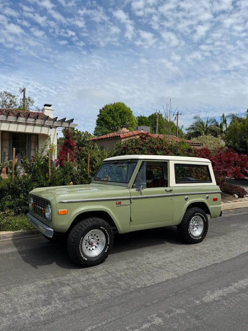 1974 Ford Bronco Base 2