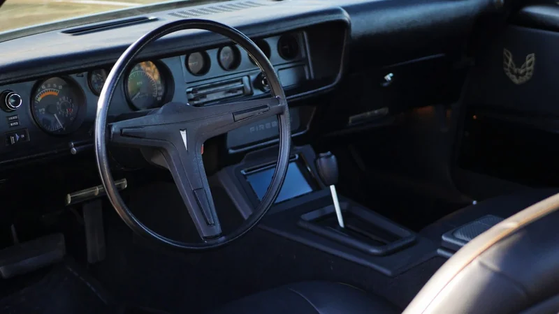 1970 Pontiac Firebird in Monterey 6