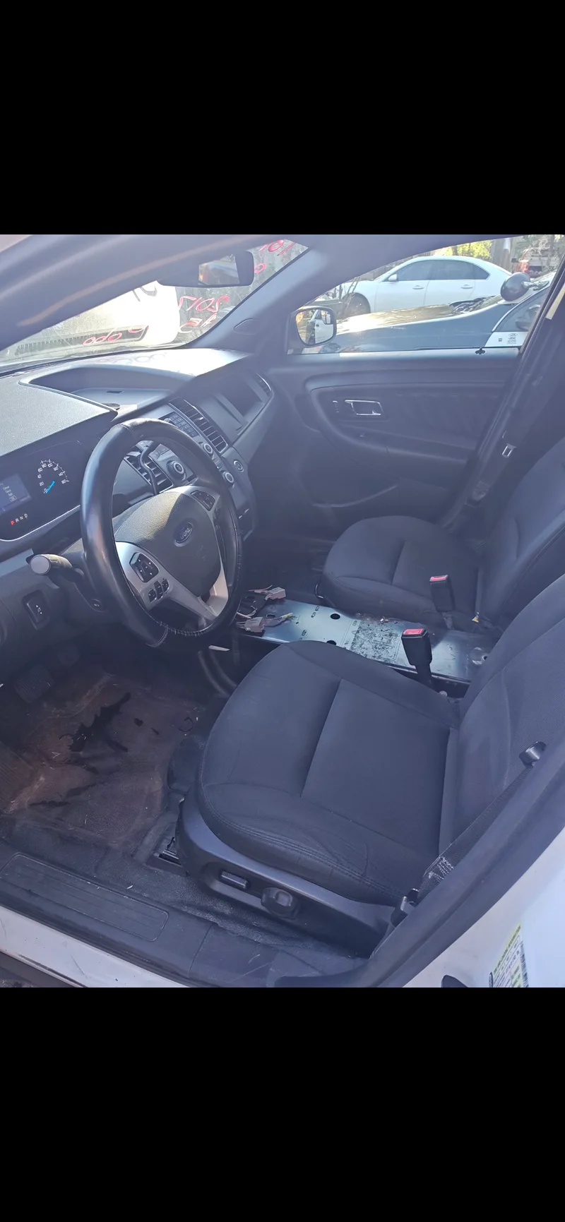 2017 Ford Taurus 4