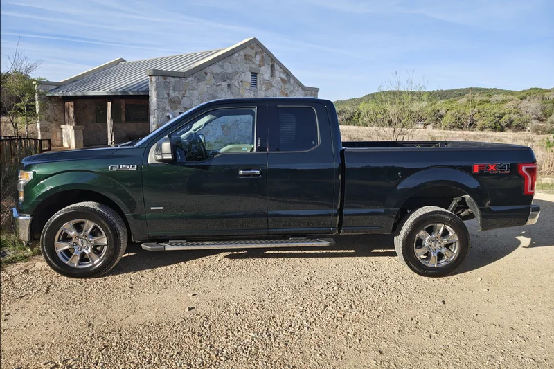 2016 Ford F-150 XLT 2