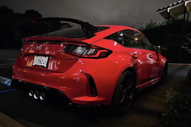 2025 Honda Civic Type R in Ontario 2