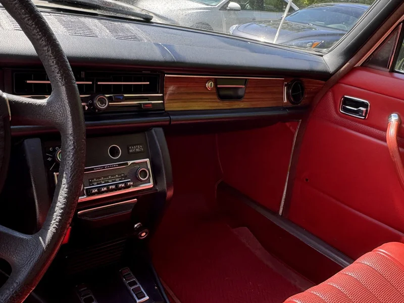 1974 Mercedes-Benz 280 Base 11