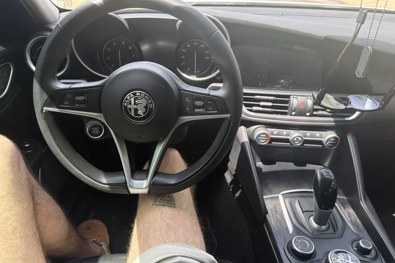 2019 Alfa Romeo Giulia base 5