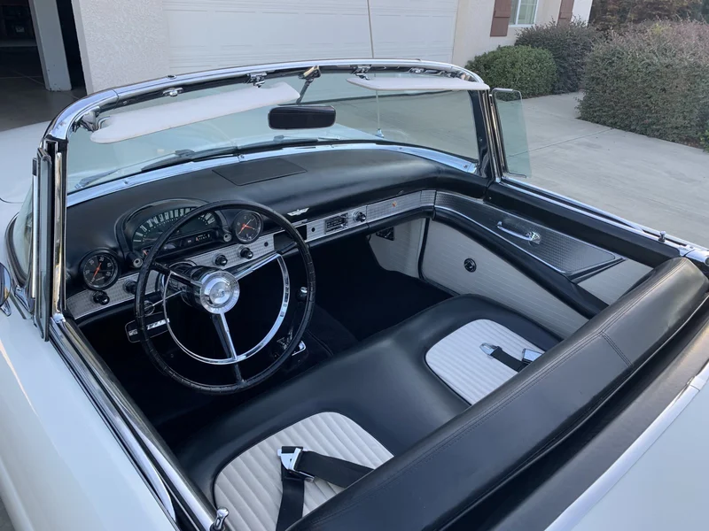 1956 Ford Thunderbird