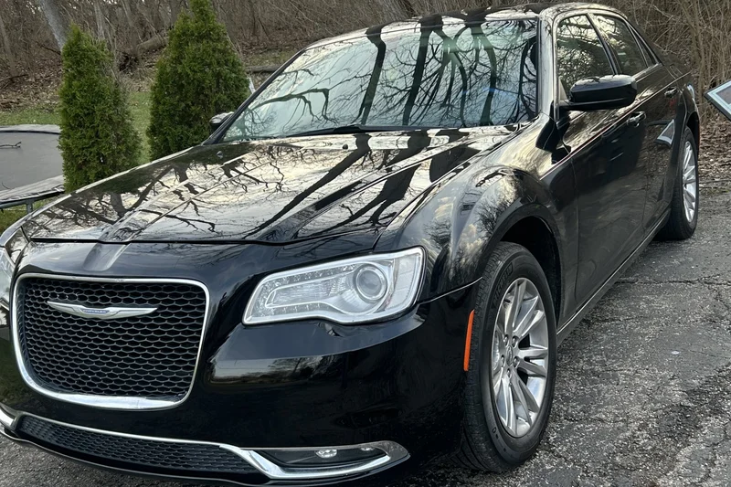 2016 Chrysler 300 Limited Anniversary Edition 1