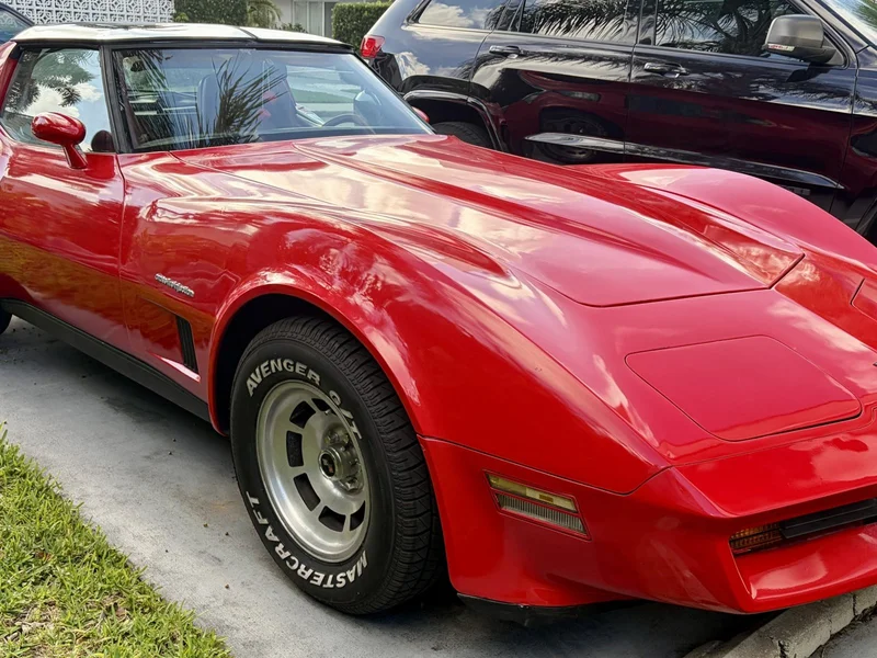 1982 Chevrolet Corvette Base 2