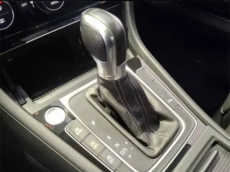 2019 Volkswagen Golf R Base 7