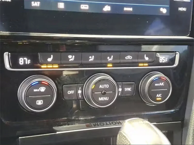 2019 Volkswagen Golf R Base 12