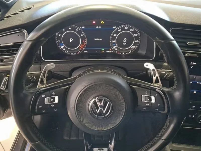 2019 Volkswagen Golf R Base 10