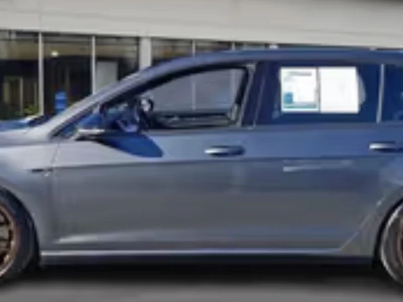 2019 Volkswagen Golf R Base 17