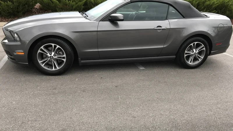 2014 Ford Mustang  12