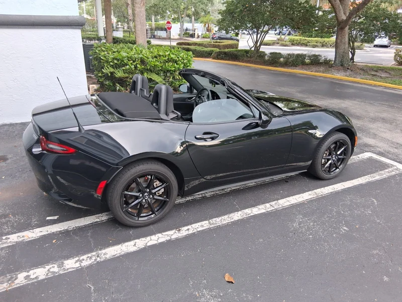 2024 Mazda MX-5 Miata Sport 3