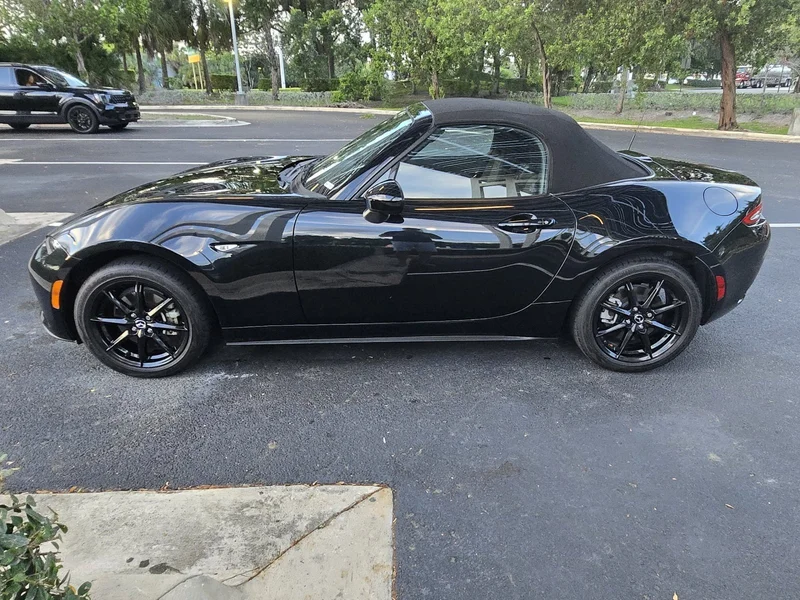 2024 Mazda MX-5 Miata Sport 6