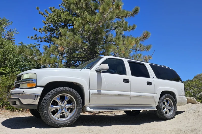 2002 Chevrolet Suburban C1500 Base