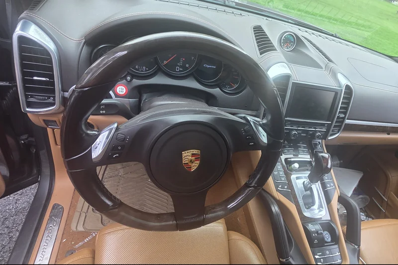 2014 Porsche Cayenne Premium