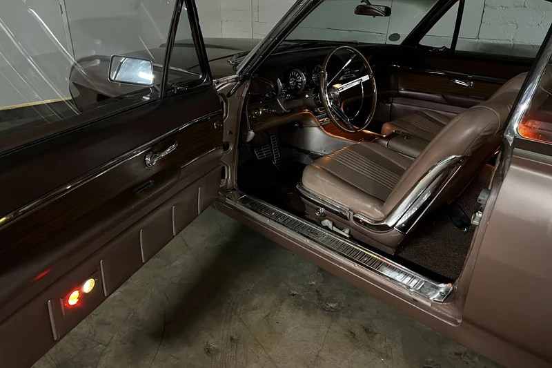 1963 Ford Thunderbird Base 2