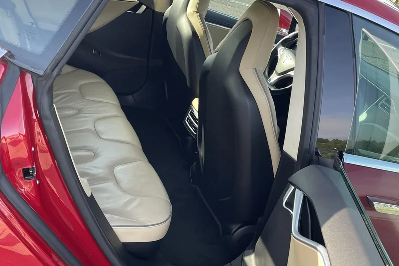 2013 Tesla Model S P85+ 8