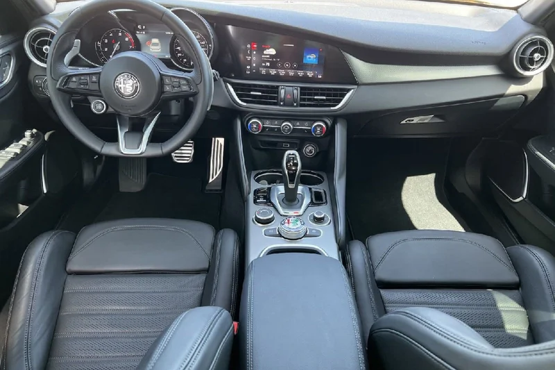 2023 Alfa Romeo Giulia Veloce 2