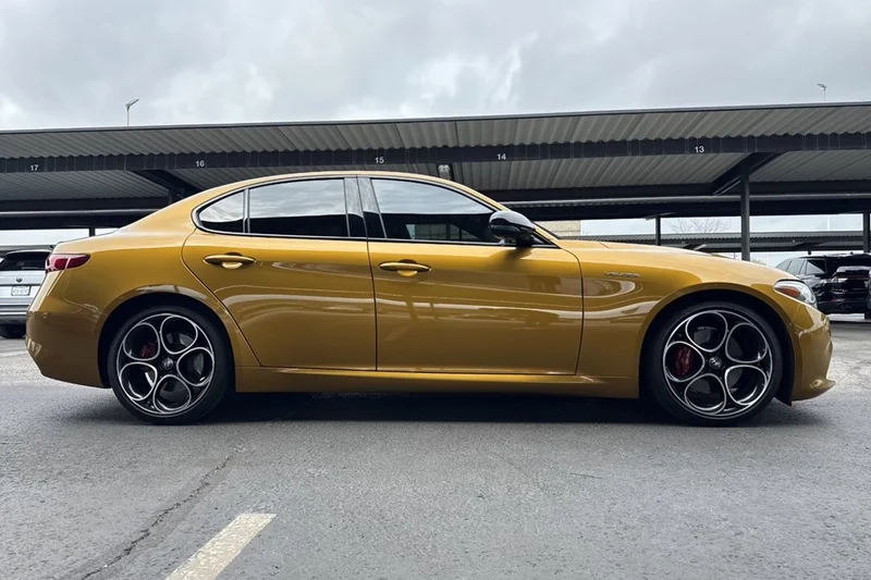 2023 Alfa Romeo Giulia Veloce 5