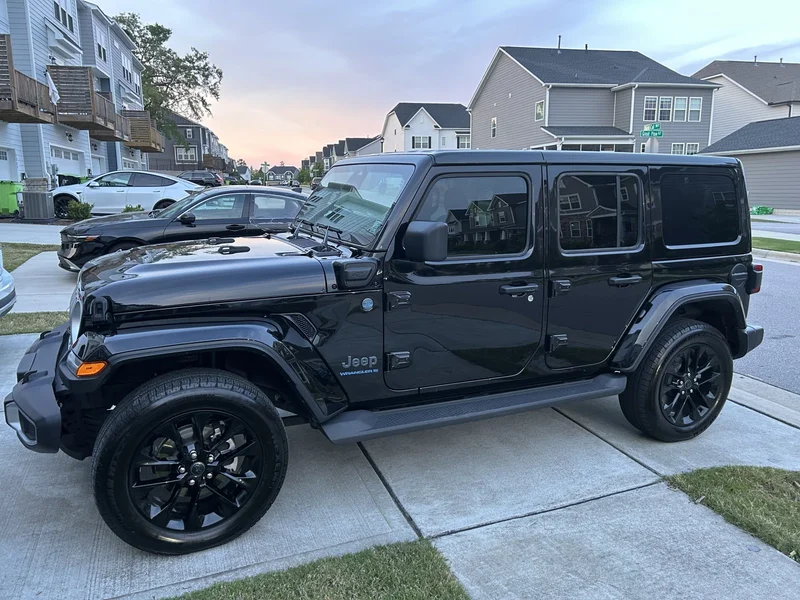 2025 Jeep Wrangler Unlimited Sahara 4XE 3