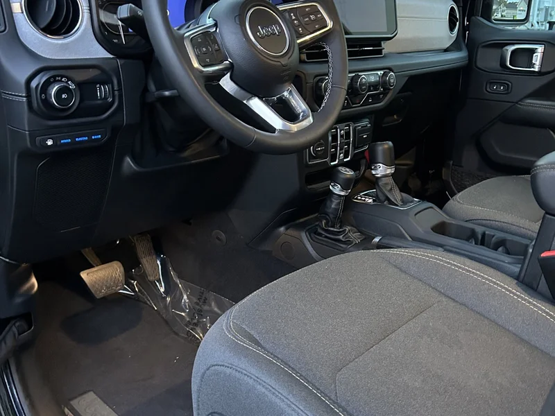 2025 Jeep Wrangler Unlimited Sahara 4XE 5