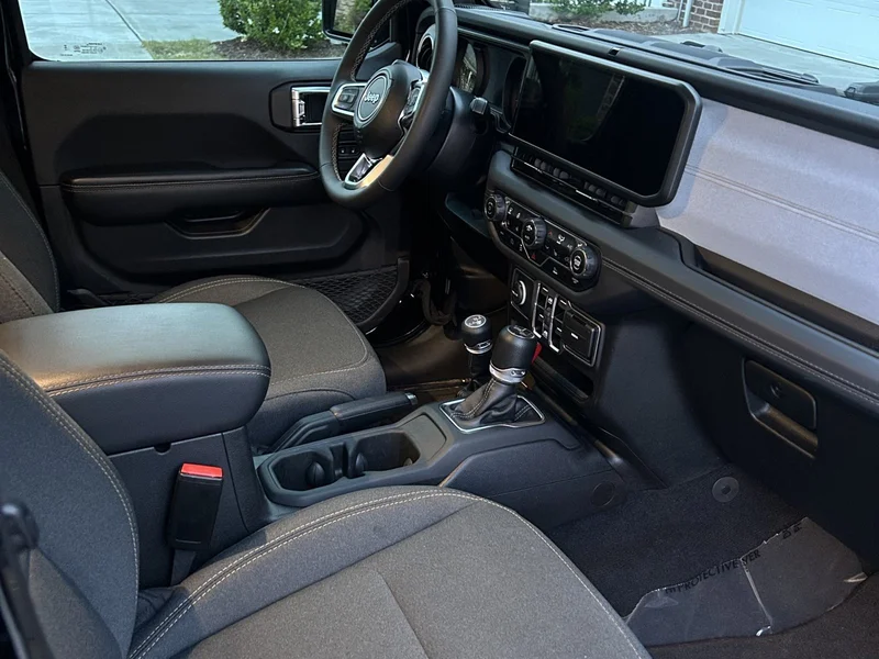 2025 Jeep Wrangler Unlimited Sahara 4XE 7