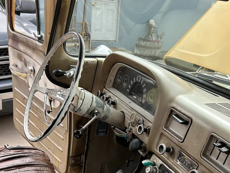 1962 Chevrolet C-10 Custom cab 9