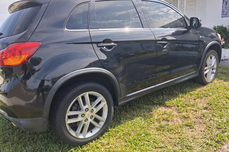 2017 Mitsubishi Outlander sport 4
