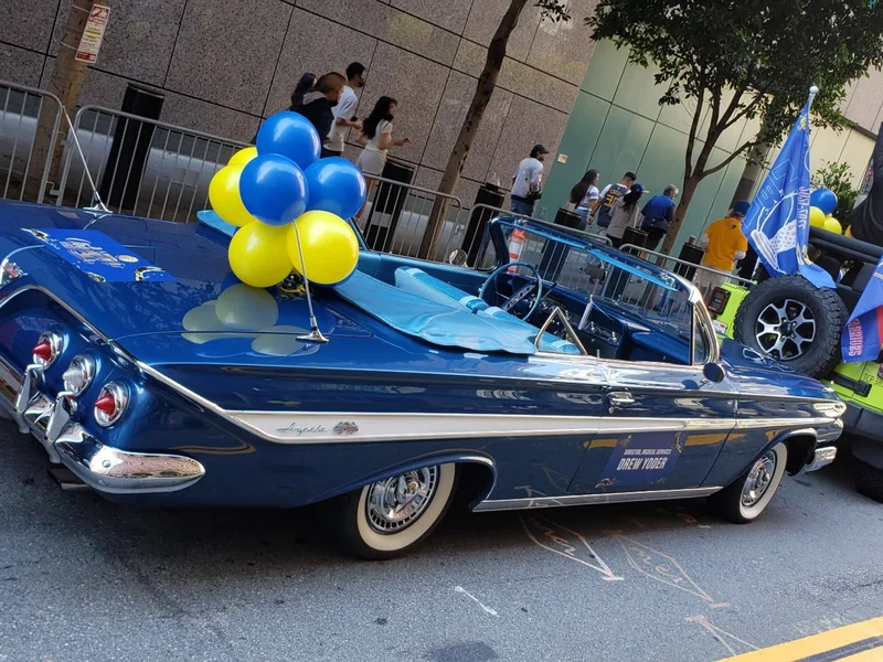 1961 Chevrolet Impala SS 9