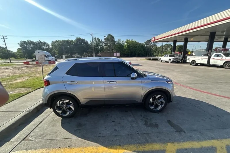 2024 Hyundai Venue regular 2