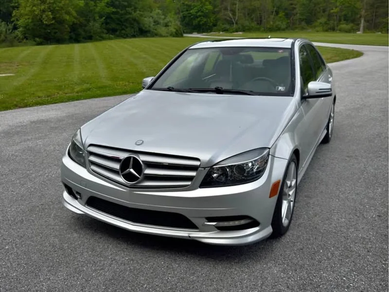 2011 Mercedes-Benz C300 Sport 1