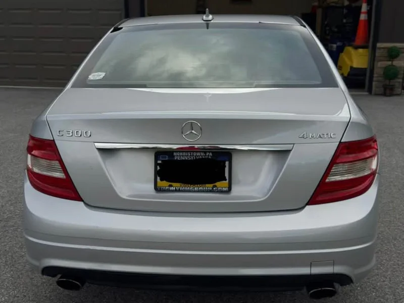 2011 Mercedes-Benz C300 Sport 2