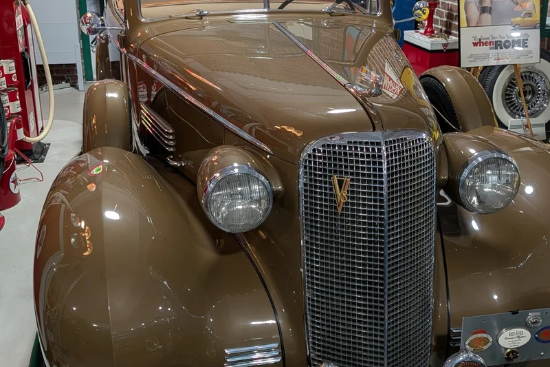 1937 Cadillac Fleetwood