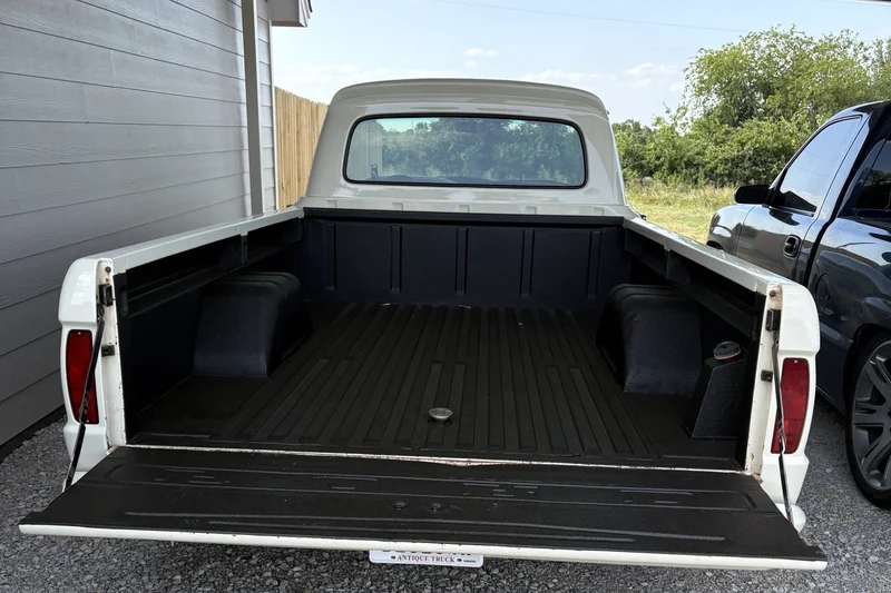 1966 Ford F-100 base 5