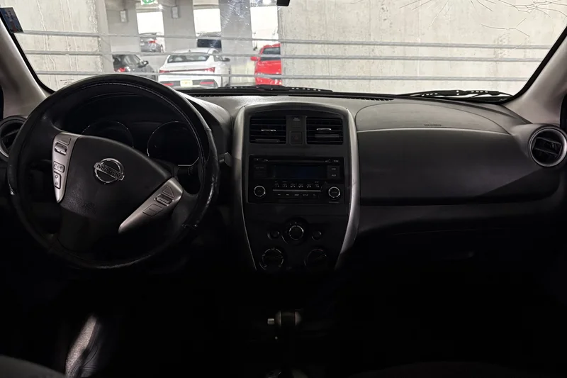 2016 Nissan Versa SV 4